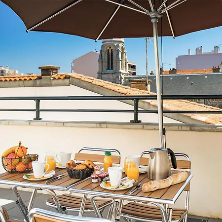 Les Patios Deugenie Apartment